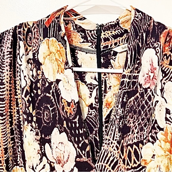 🔷Soft Surroundings Adamaris Navy floral geometric, V-Neck, 3/4 sleeves, Maxi XL - Picture 7 of 11